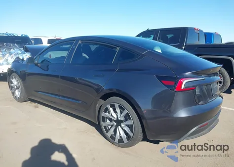 2025 Tesla Model 3 Long Range All-Wheel Drive z USA, uszkodzony, nr VIN 5YJ3E1EB8SF076911